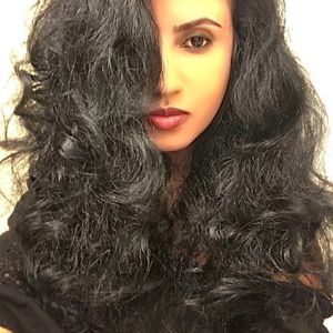 Meet your Posher, Semira